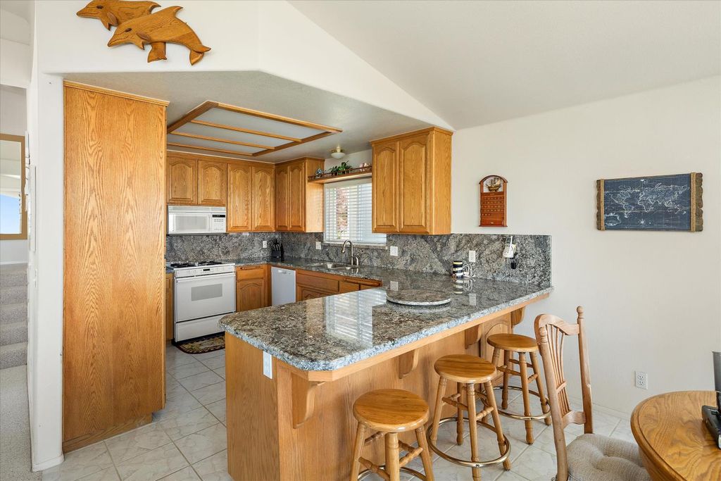 Image 14 of property listing at 2670 Koa Avenue, Morro Bay, CA 93440