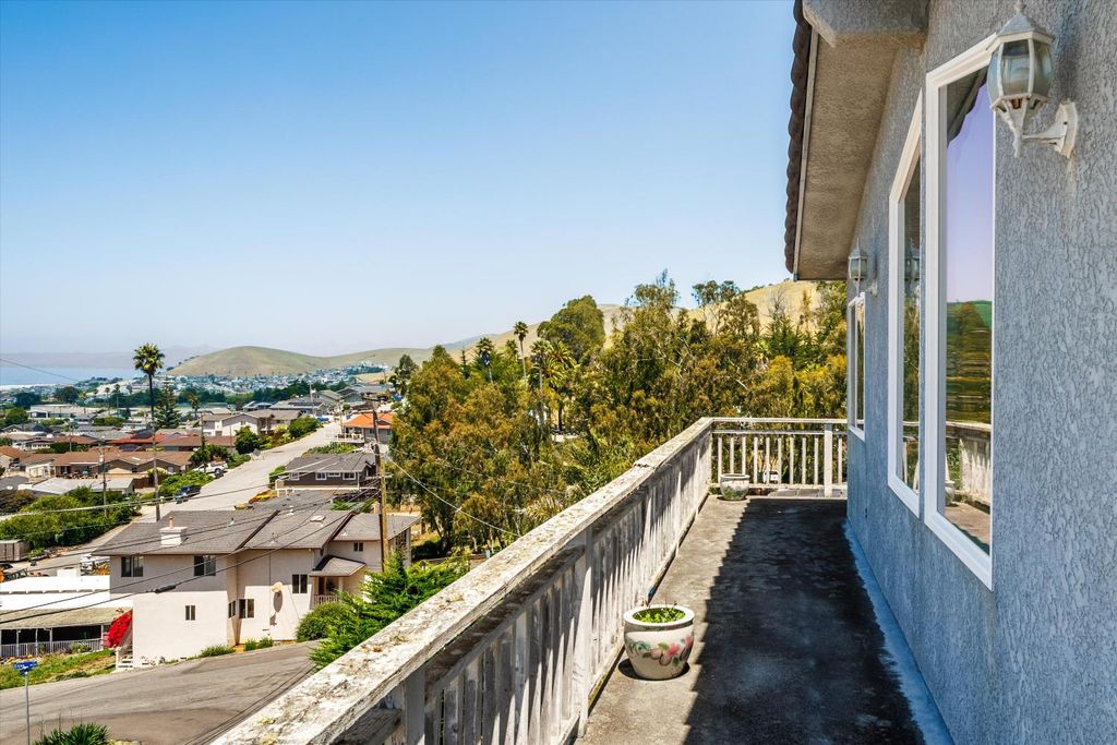 Image 19 of property listing at 2670 Koa Avenue, Morro Bay, CA 93440