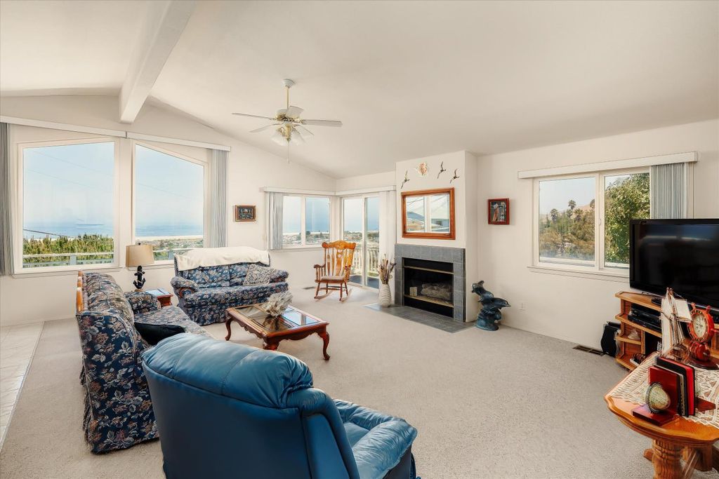 Image 9 of property listing at 2670 Koa Avenue, Morro Bay, CA 93440