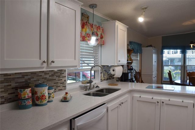 37530 POCO AVENUE, Zephyrhills, FL 33541