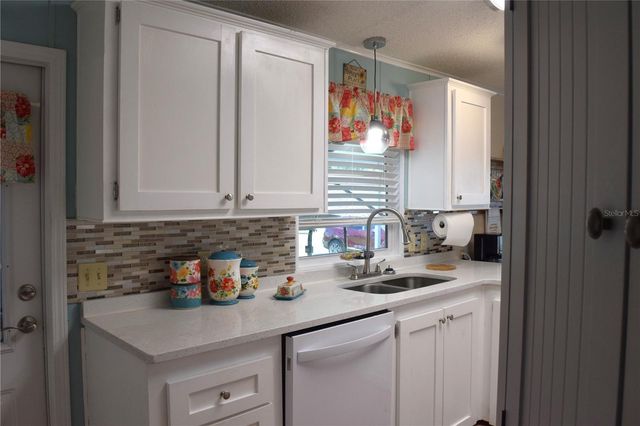 37530 POCO AVENUE, Zephyrhills, FL 33541