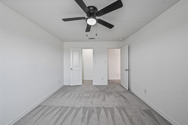315 Doodle LN, Hutto, TX 78634
