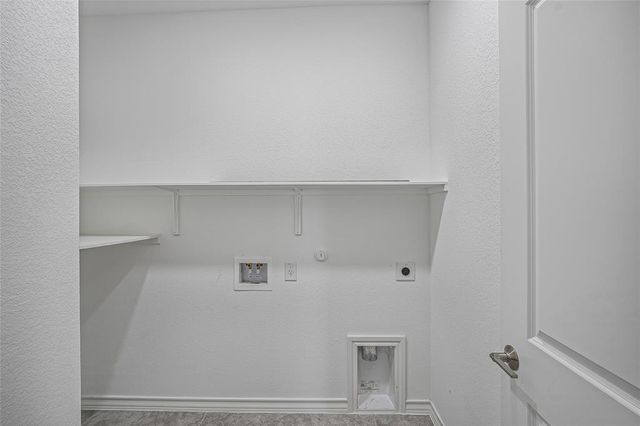 315 Doodle LN, Hutto, TX 78634