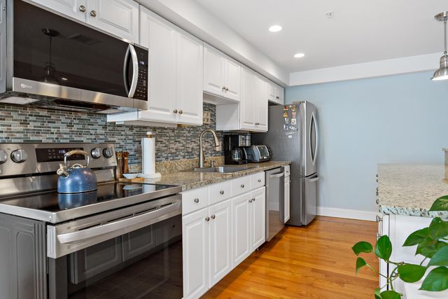 615 Main Street UNIT 11, Hyannis, MA 02601