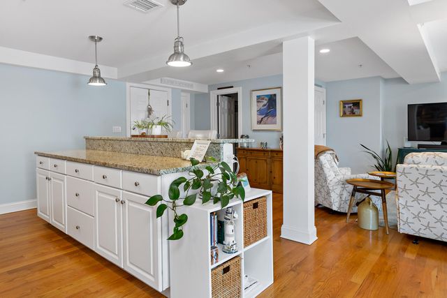 615 Main Street UNIT 11, Hyannis, MA 02601