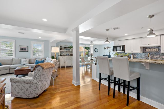 615 Main Street UNIT 11, Hyannis, MA 02601