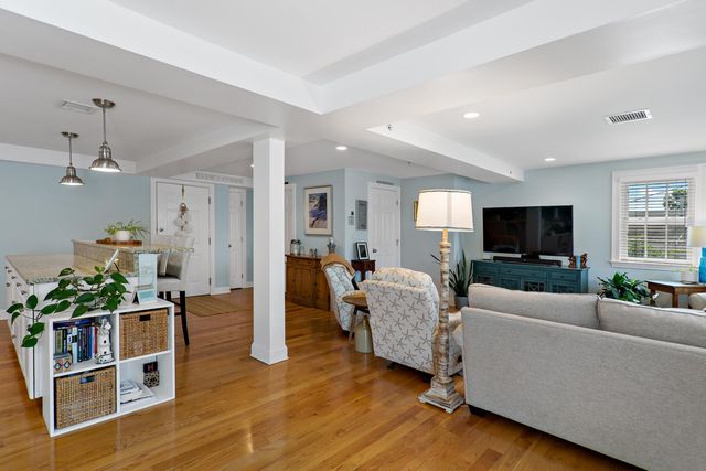 615 Main Street UNIT 11, Hyannis, MA 02601