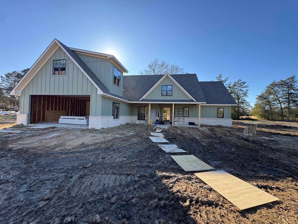 155 County Road 102, Carthage, TX 75633