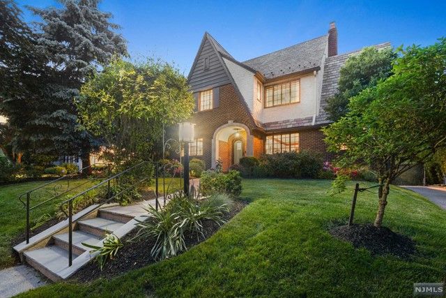 66 Dodd Street, Glen Ridge, NJ 07028