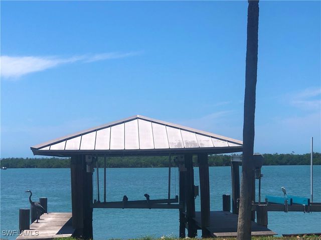 410 CRISTOBAL ST, Naples, FL 34113