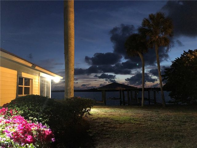 410 CRISTOBAL ST, Naples, FL 34113