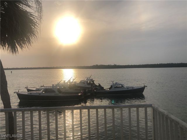 410 CRISTOBAL ST, Naples, FL 34113