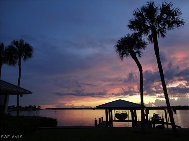 410 CRISTOBAL ST, Naples, FL 34113