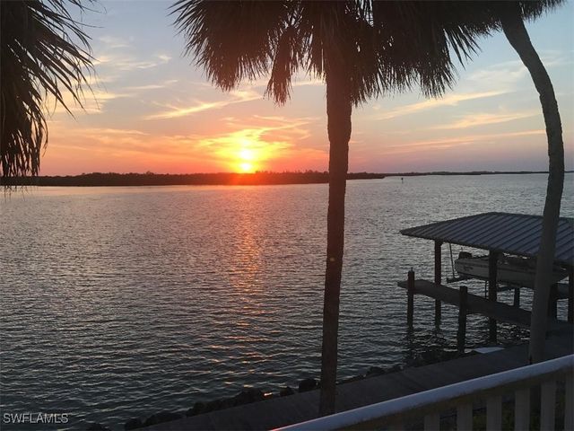 410 CRISTOBAL ST, Naples, FL 34113