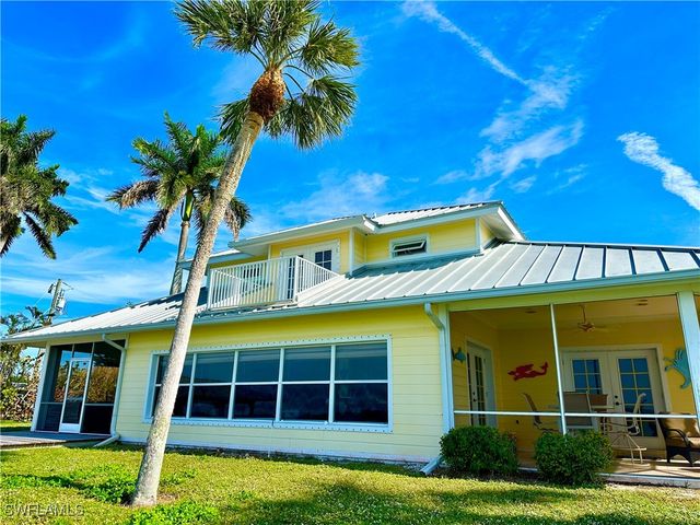 410 CRISTOBAL ST, Naples, FL 34113