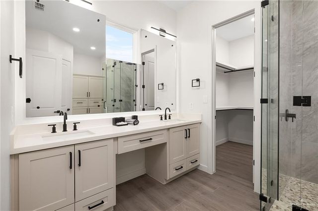 9806 N 25th Lane, Mcallen, TX 78504
