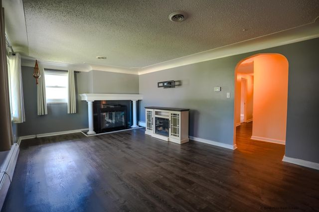 607 Frost Drive, Bay City, MI 48706