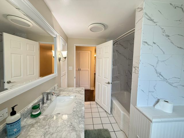 607 Frost Drive, Bay City, MI 48706