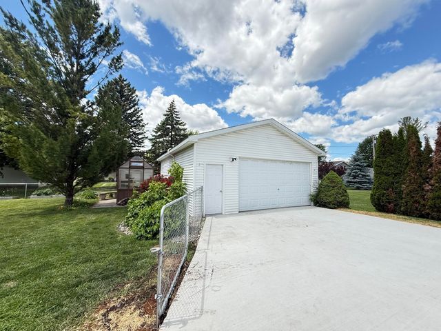 607 Frost Drive, Bay City, MI 48706