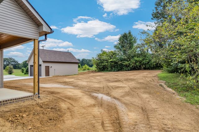 270 Locust Grove Rd, Cookeville, TN 38501