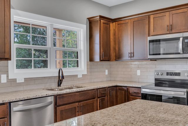 270 Locust Grove Rd, Cookeville, TN 38501