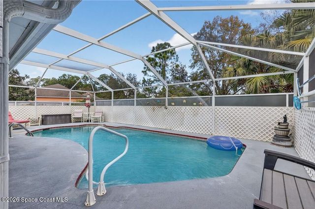 8516 99th Court, Vero Beach, FL 32967