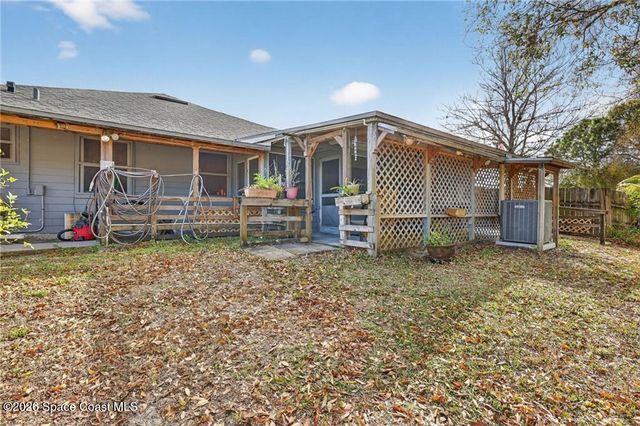 8516 99th Court, Vero Beach, FL 32967