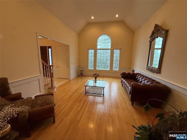 6 Trout Brook Court, Chester Township, NJ 07930