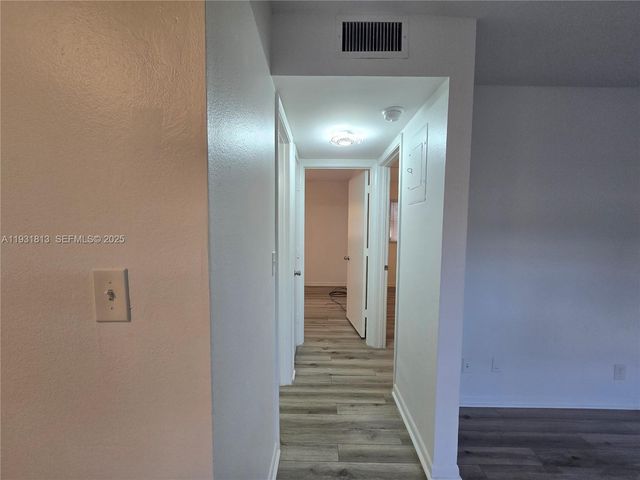 5186 NE 6th Ave 709, Oakland Park, FL 33334