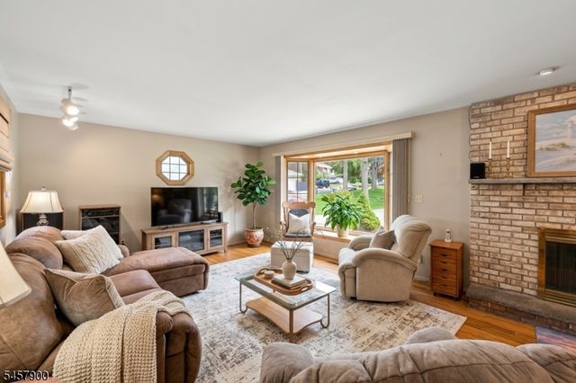 25 Sachem Rd, Jefferson Twp., NJ 07849