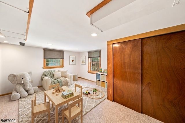 25 Sachem Rd, Jefferson Twp., NJ 07849