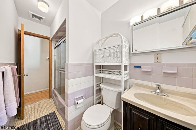 25 Sachem Rd, Jefferson Twp., NJ 07849