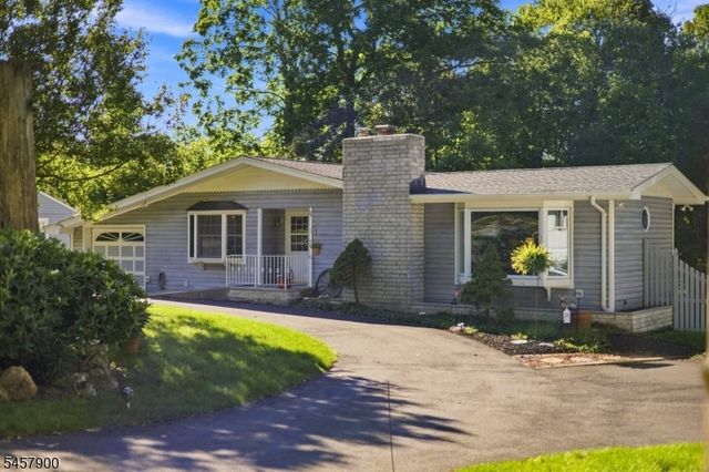 25 Sachem Rd, Jefferson Twp., NJ 07849