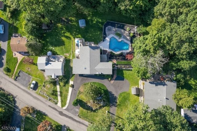 25 Sachem Rd, Jefferson Twp., NJ 07849