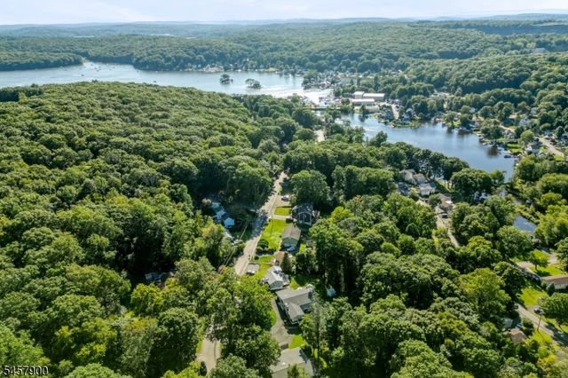 25 Sachem Rd, Jefferson Twp., NJ 07849