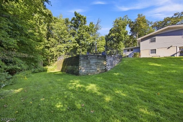 25 Sachem Rd, Jefferson Twp., NJ 07849