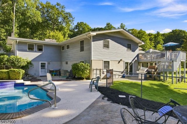 25 Sachem Rd, Jefferson Twp., NJ 07849