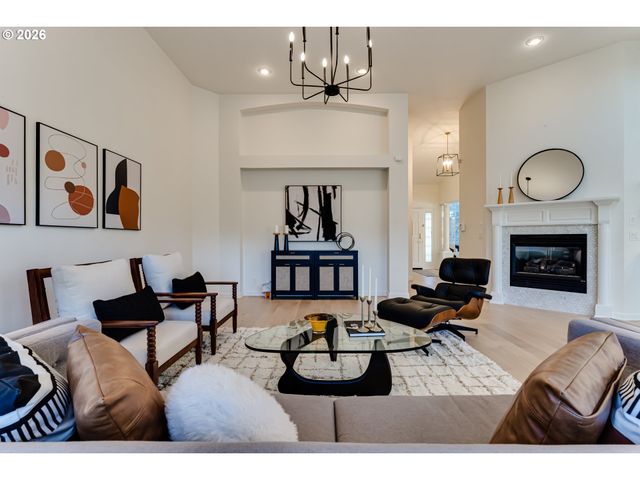 3858 MIRROR POND Way, Eugene, OR 97408