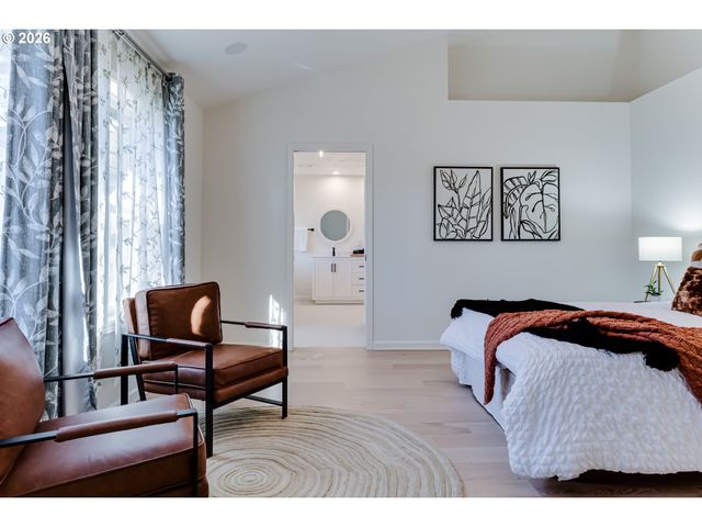 3858 MIRROR POND Way, Eugene, OR 97408