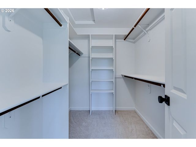 3858 MIRROR POND Way, Eugene, OR 97408