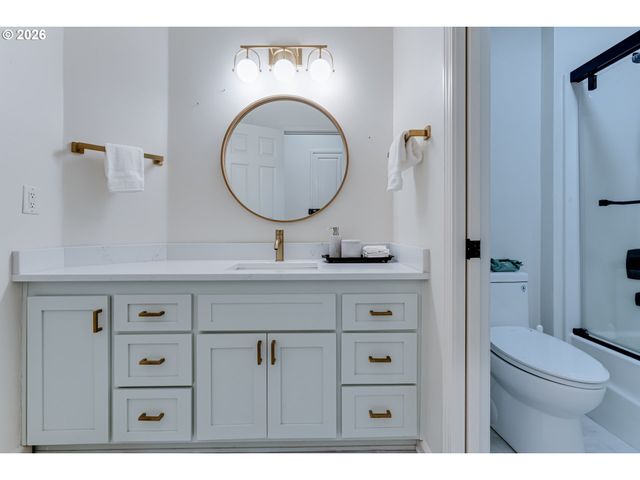 3858 MIRROR POND Way, Eugene, OR 97408