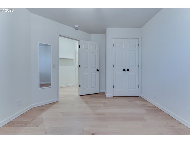 3858 MIRROR POND Way, Eugene, OR 97408