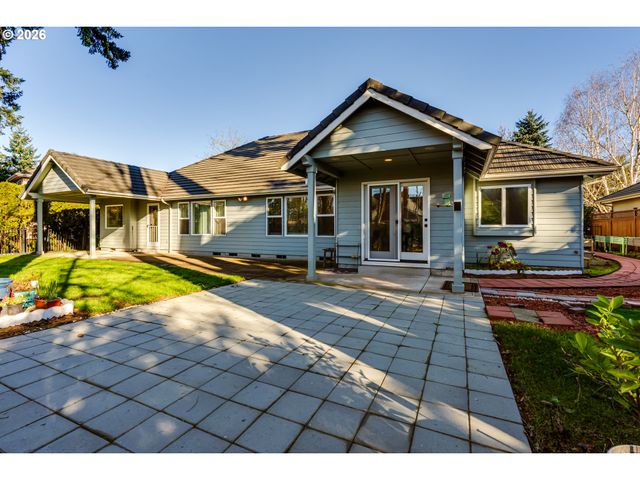 3858 MIRROR POND Way, Eugene, OR 97408