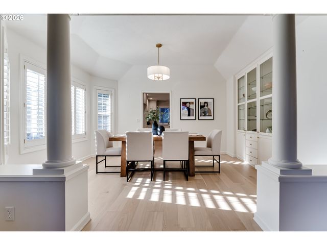 3858 MIRROR POND Way, Eugene, OR 97408