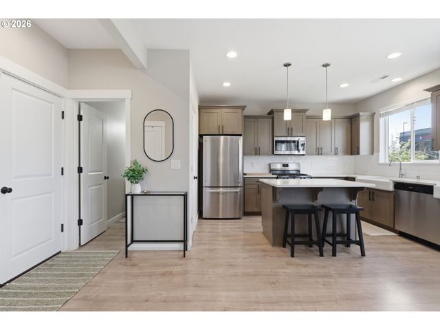 8512 N 2ND Loop, Ridgefield, WA 98642