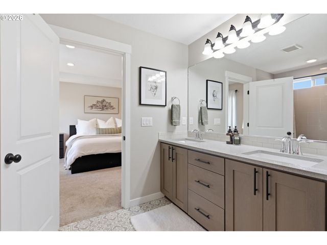 8512 N 2ND Loop, Ridgefield, WA 98642