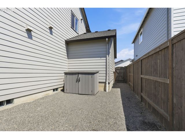 8512 N 2ND Loop, Ridgefield, WA 98642