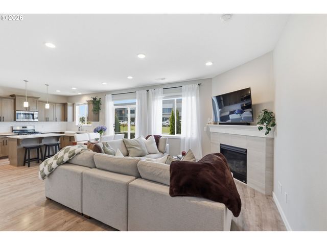 8512 N 2ND Loop, Ridgefield, WA 98642