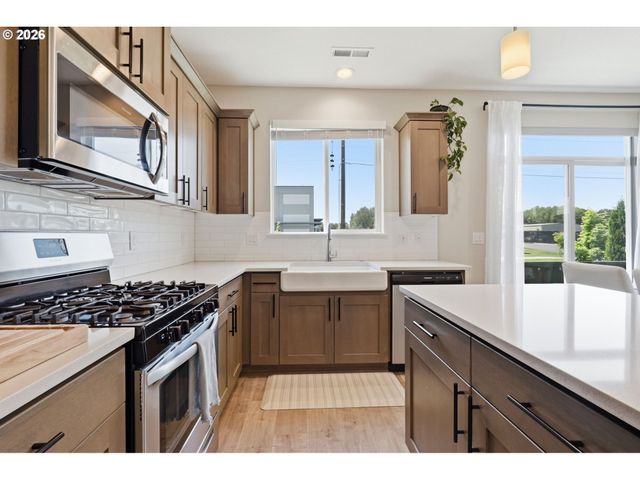8512 N 2ND Loop, Ridgefield, WA 98642