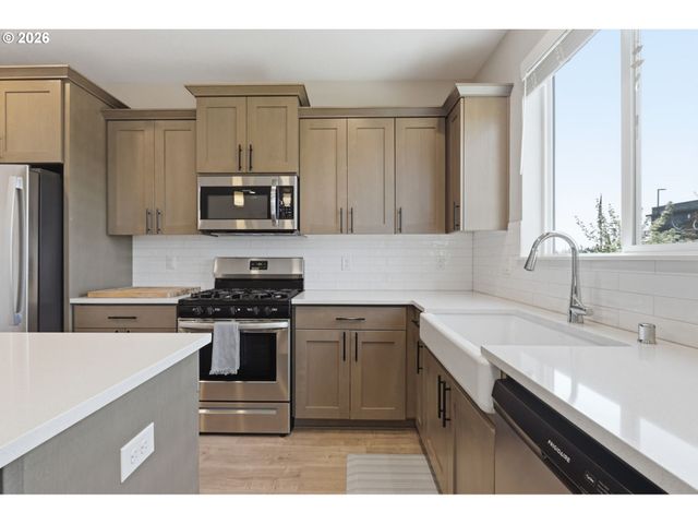 8512 N 2ND Loop, Ridgefield, WA 98642